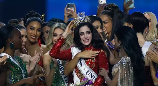 Tartışmalı güzelden gergin röportaj!